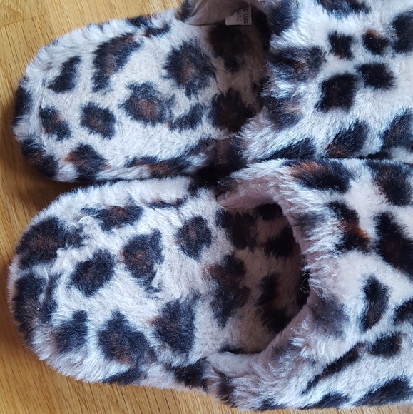 Rainforest Cafe Cheetah Print Slippers Size 7/8 M - Picture 2 of 6